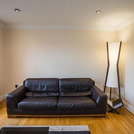ホテル Spacious, 3 Bed House For 6 In Central チェスター エクステリア 写真