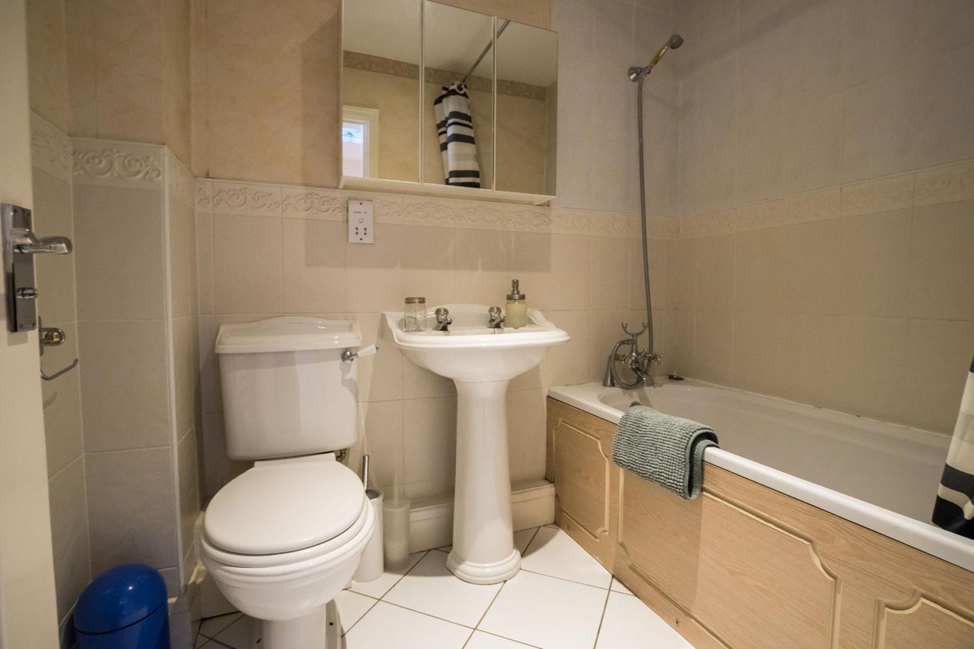 ホテル Spacious, 3 Bed House For 6 In Central チェスター エクステリア 写真
