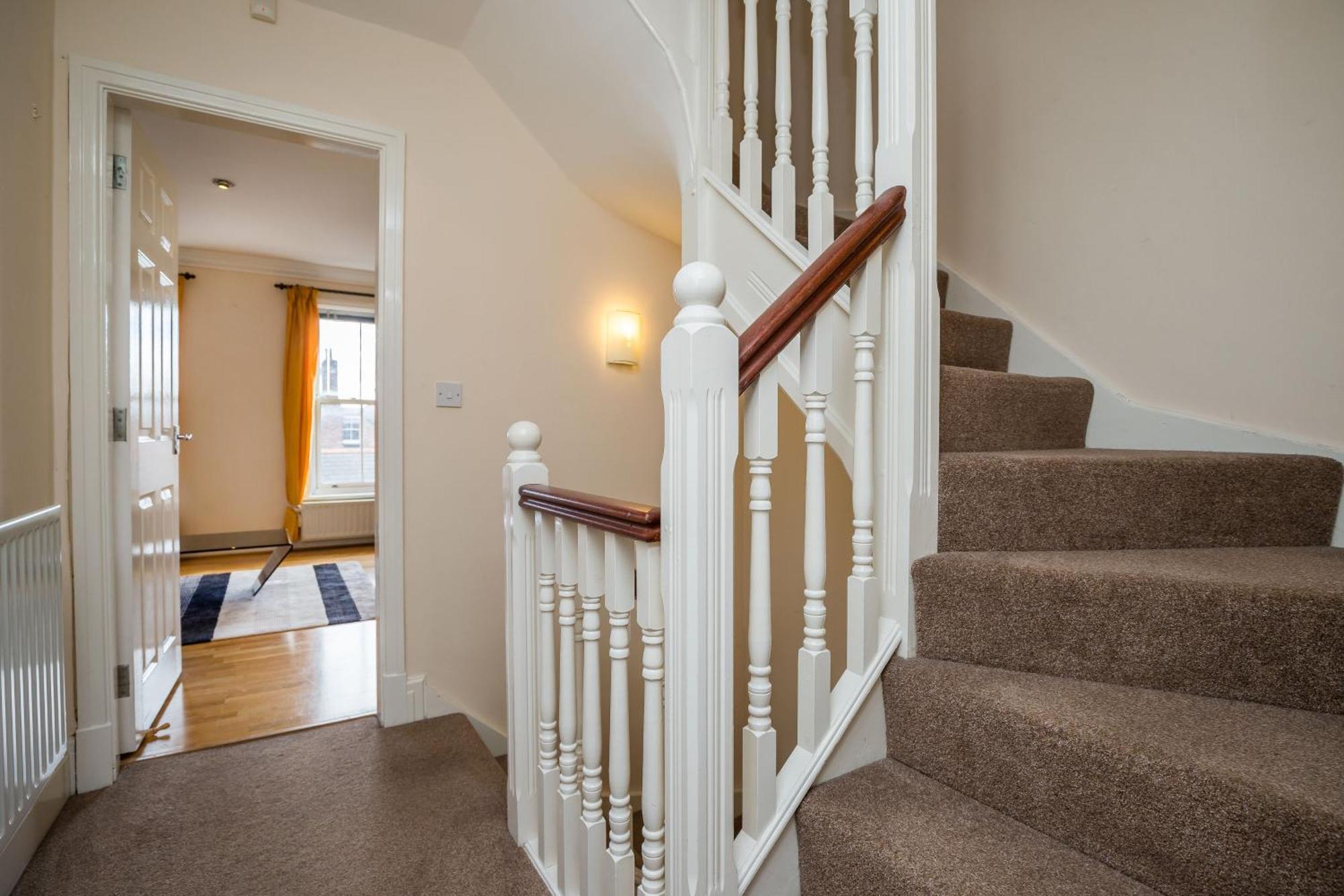 ホテル Spacious, 3 Bed House For 6 In Central チェスター エクステリア 写真
